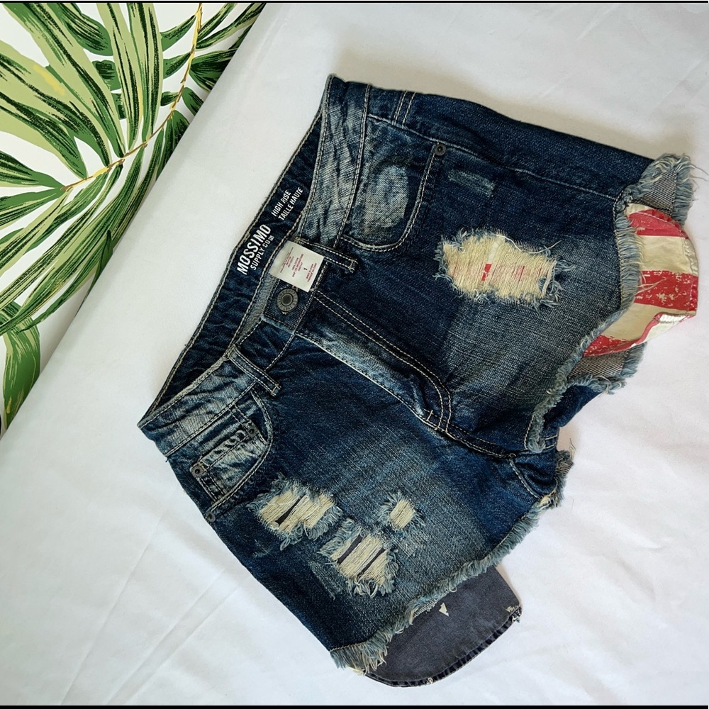 Mossimo Supply Co denim jean shorts Size 1 (fits like size 2 women’s)